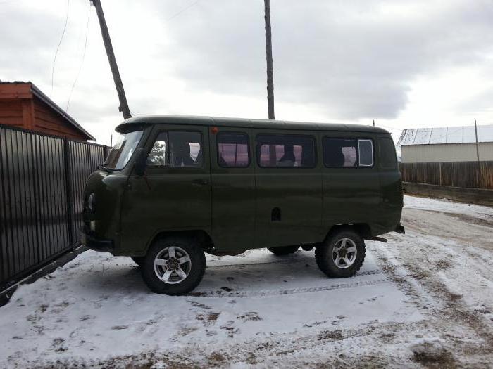 A 220695-es (UAZ "Bukhanka") autó még mindig meghódítja az orosz utakat