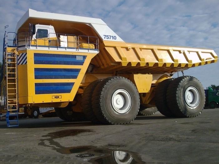 A BelAZ-75710 a világ legnagyobb autója