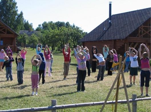 Egyedi vicces jelenetek a táborban