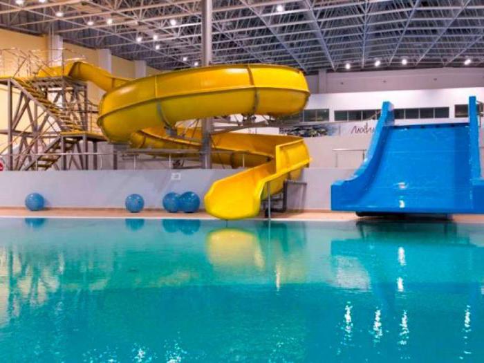 Van egy aquapark Surgutban? Minden medence a város vízi látványosságaival