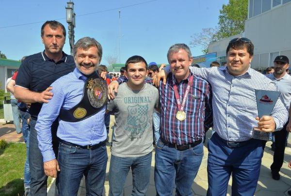 Mester sportok nemzetközi osztályú freestyle birkózás Magomedmurad Hajiyev. Életrajz, érdekes tények az életből.