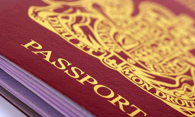ufms ellenőrzi az útlevelet