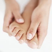 A láb ízületeinek ízülete: okai, tünetei és kezelése